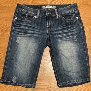 YMI Junior’s Bermuda Length Shorts (size 7)